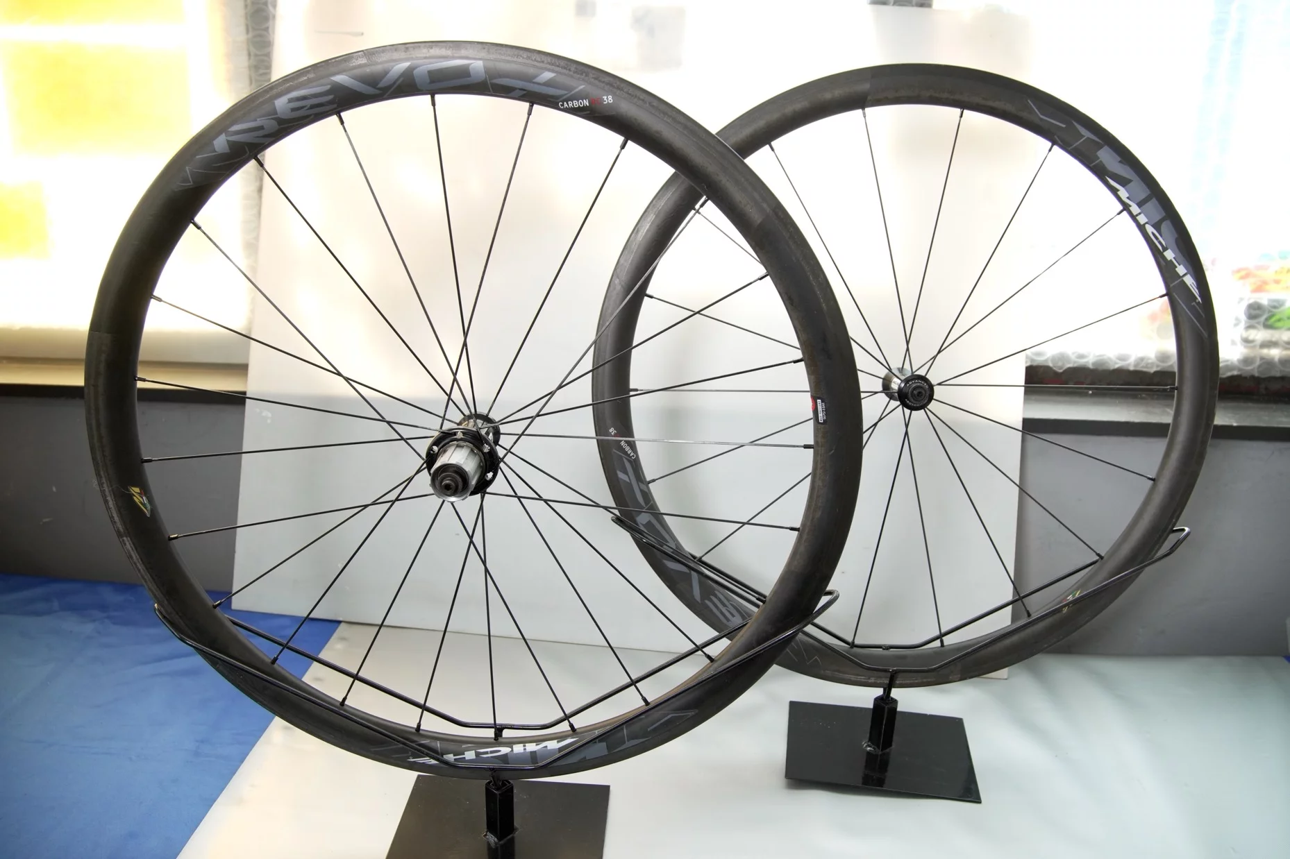 miche revox carbon clincher